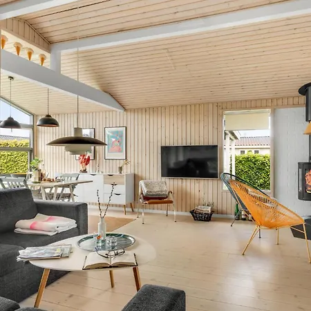 Lovely In With Wifi Holiday home